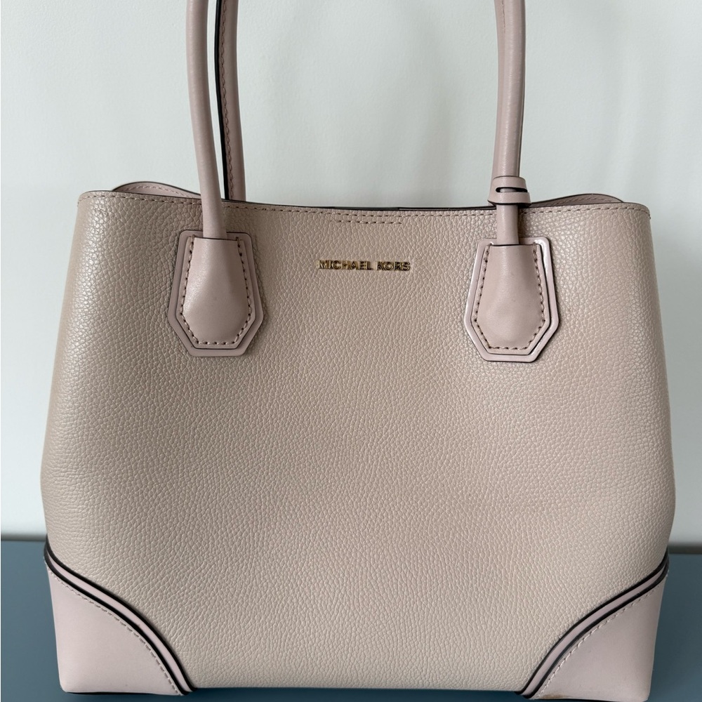 Michael Kors Blush Pink Shoulder Bag - Picture 7 of 7